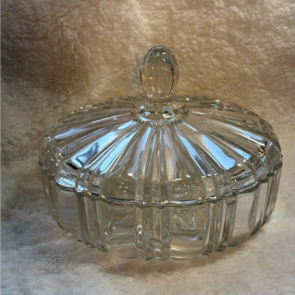 Anchor Hocking Other - Anchor Hocking Clear Glass Lidded Dish
